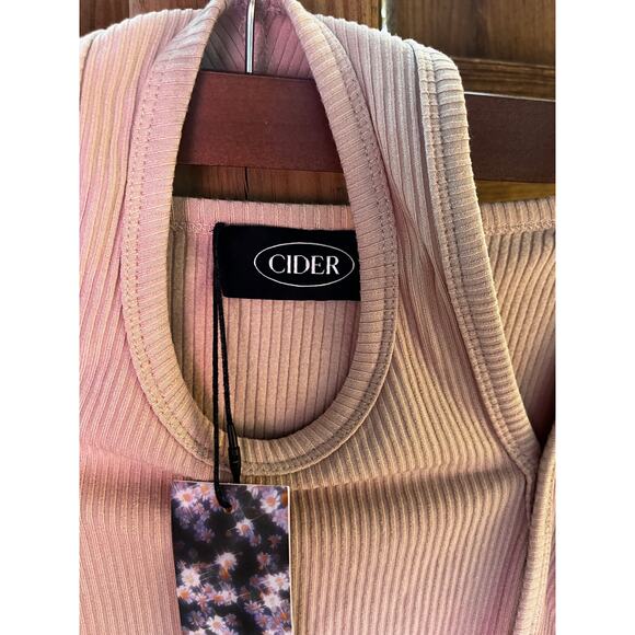 Cider Ribbed Halter Top-Crop Top - Picture 2 of 5